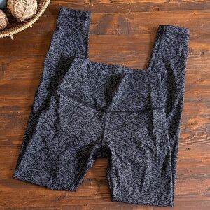 Lululemon wunder under high rise black and white leggings